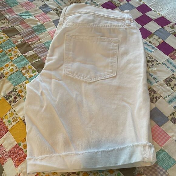 Loft Cut Off Frayed White Denim Roll Shorts Size 26/2 - NWOT - Picture 7 of 10